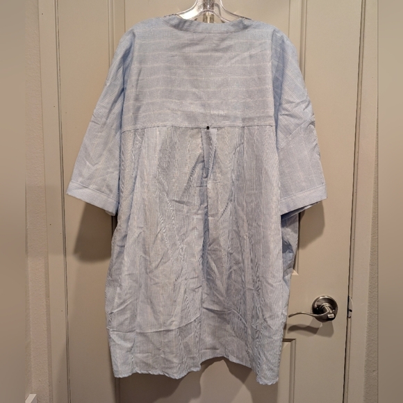 NWT Marina Rinaldi Sport White & Blue Pinstriped Patterned Button-Up Blouse - Picture 2 of 7